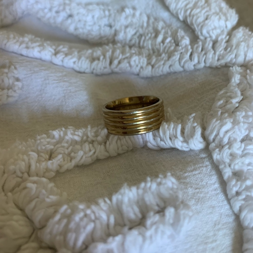 Non tarnish gold ring